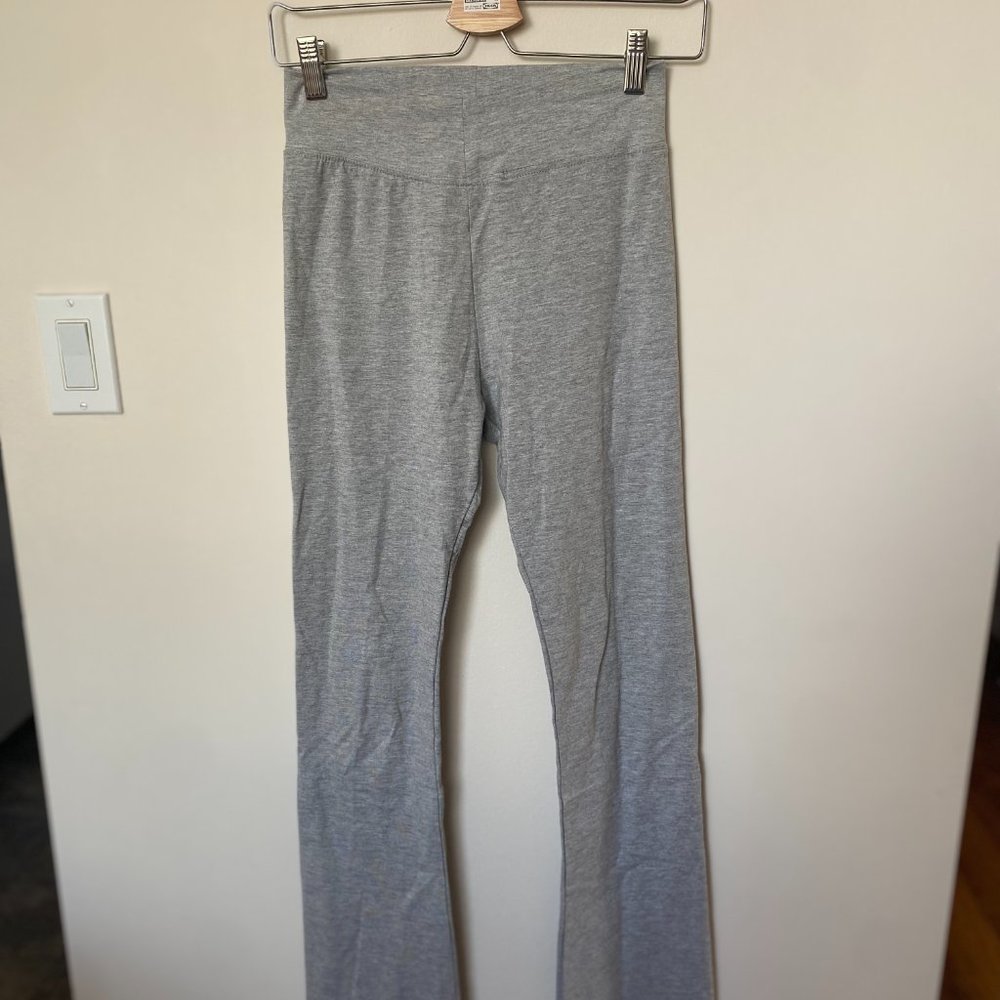 Grey yoga pants